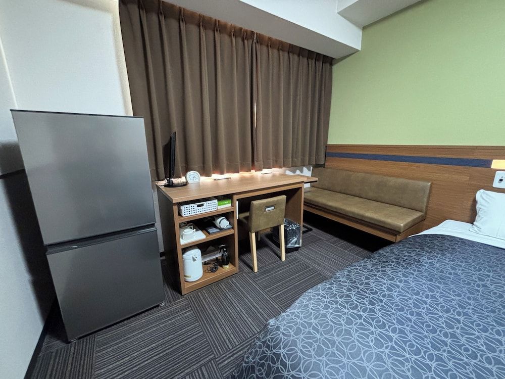 Family Room, Non Smoking (1 Semi-Double Bed + 1 Single Bed)