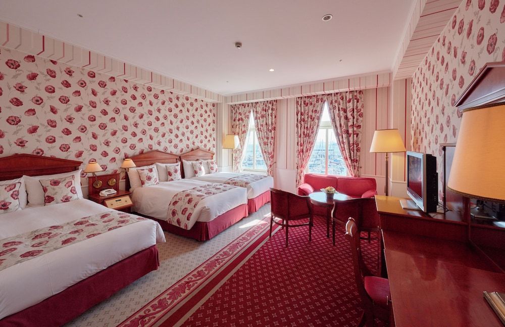(Next day One-day pass included) Deluxe Room (Triple)