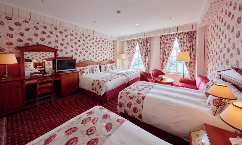 (Next day One-day pass included) Deluxe Designer Quad Room