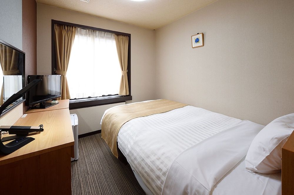 undefined Belmont Hotel 3
