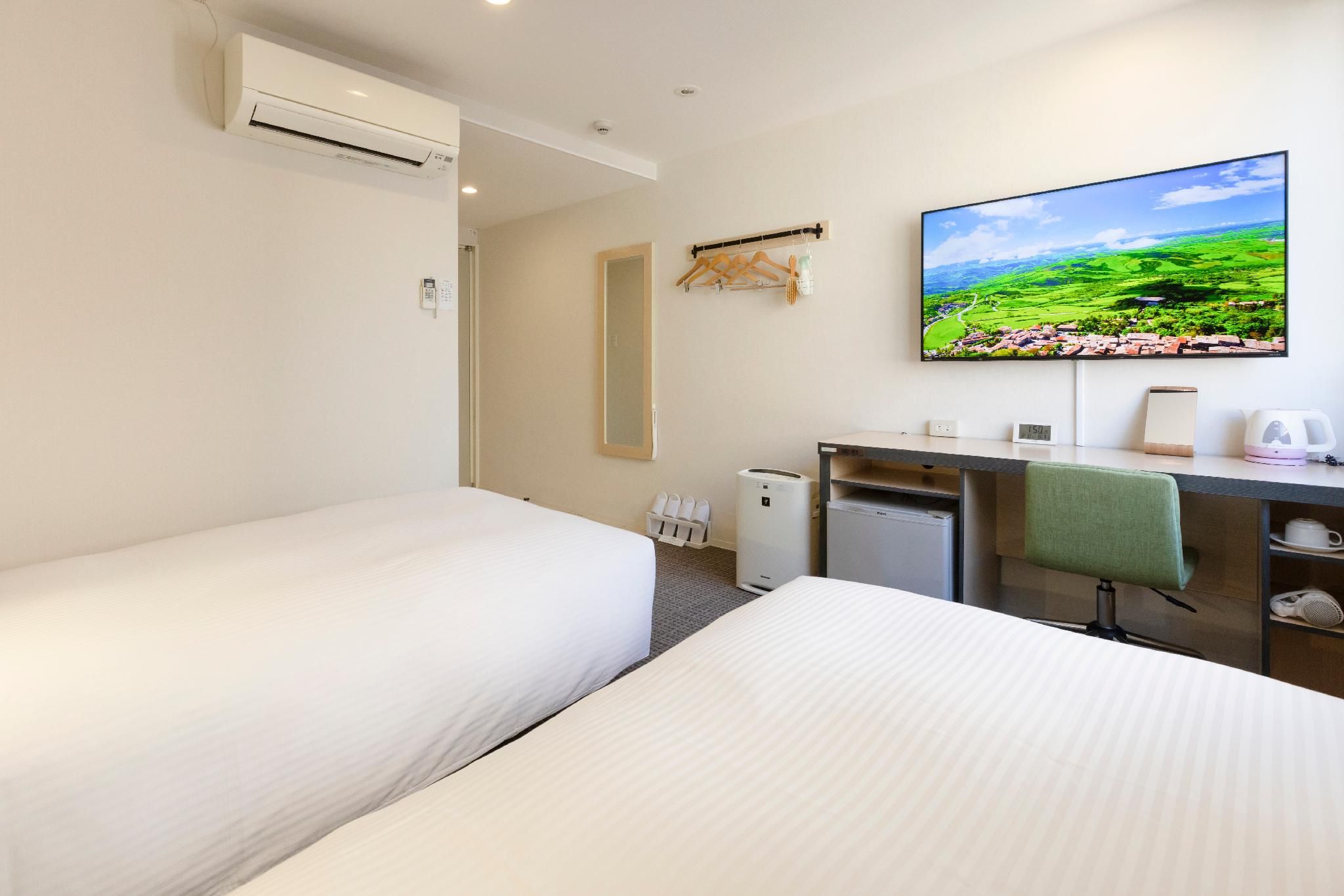 Standard Twin Bed Non-Smoking