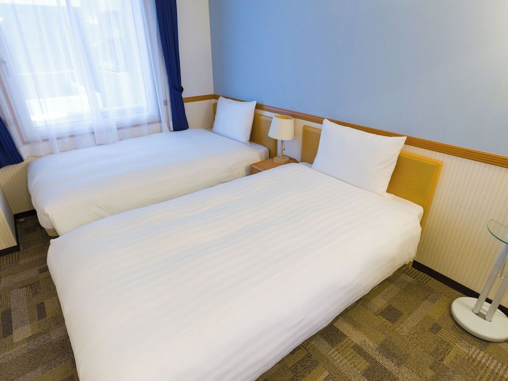 Standard Twin Room, Smoking
