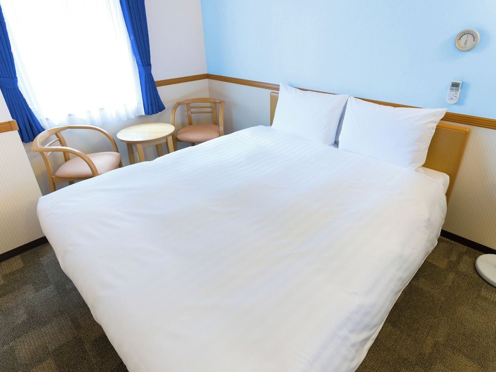 Toyoko Inn JR Kobe Station Kita Standard Double Room, Non Smoking