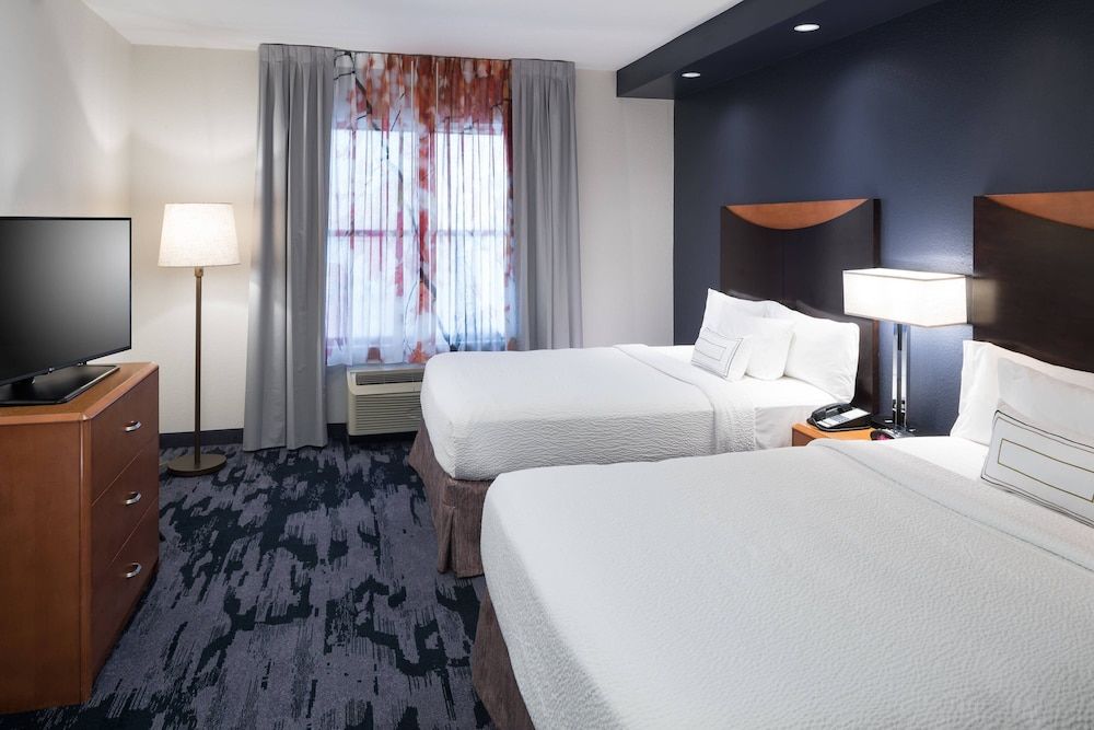 undefined Fairfield Inn & Suites by Marriott Orlando at SeaWorld 9