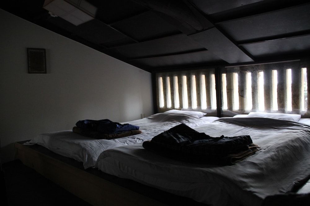 Basic Twin Room, Shared Bathroom