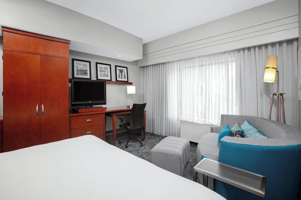 Room, 1 King Bed with Sofa bed, Non Smoking
