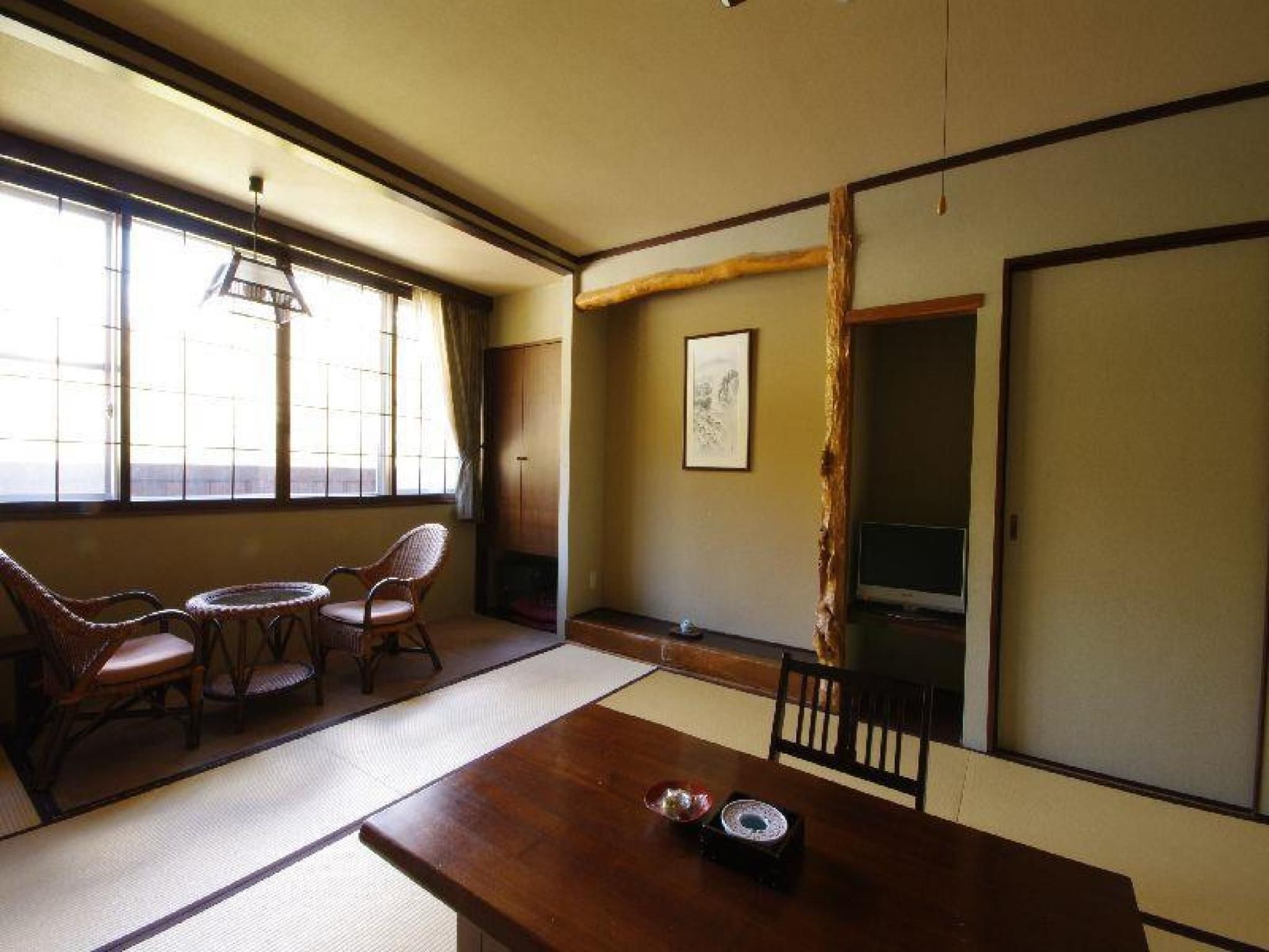 Superior Japanese Style - Non-Smoking