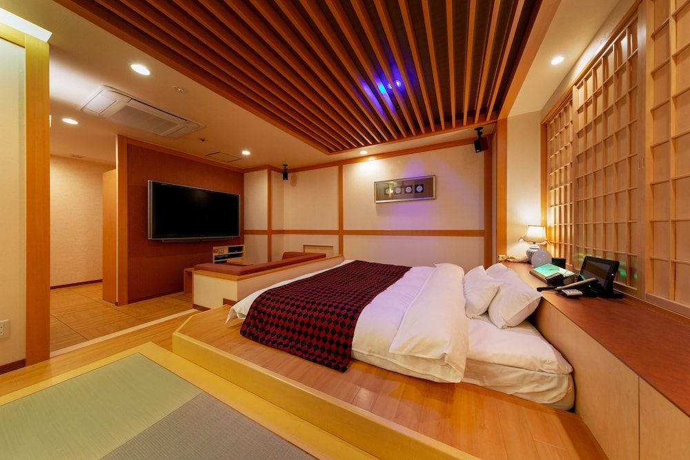 Japanese-Western Style Suite