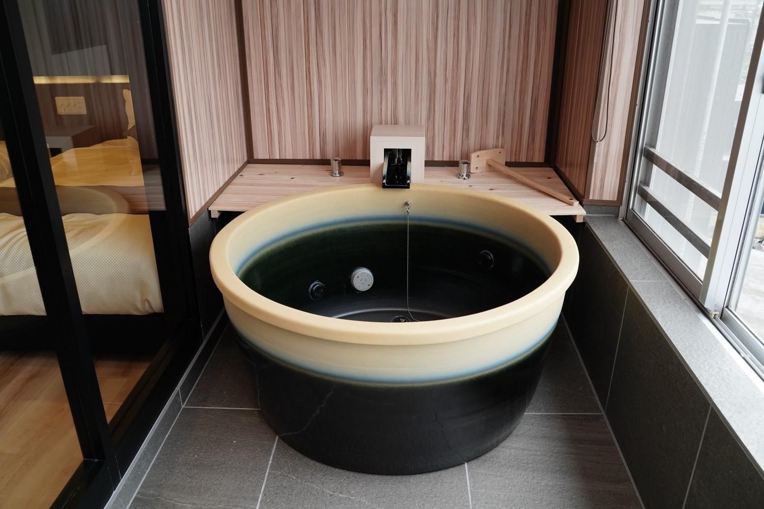 Deluxe Japanese-Western room with open-air bath