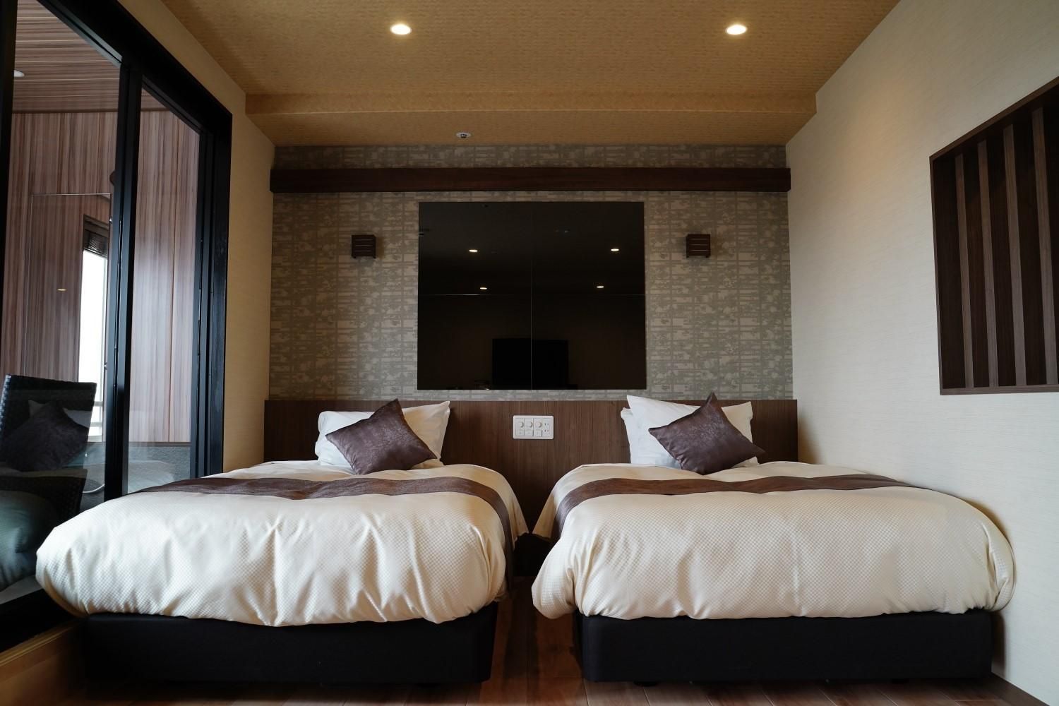 Deluxe Japanese-Western room with open-air bath