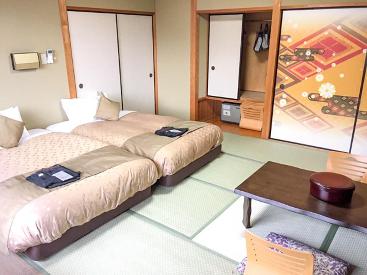 Japanese Modern Style Twin Room with 10 Tatami
