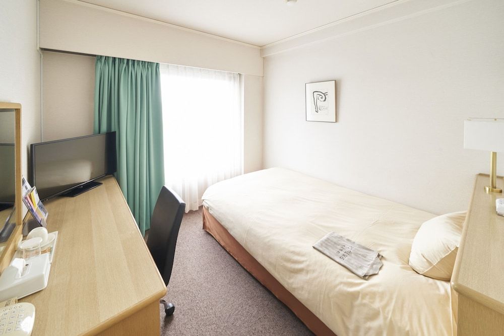 Single Room, Smoking