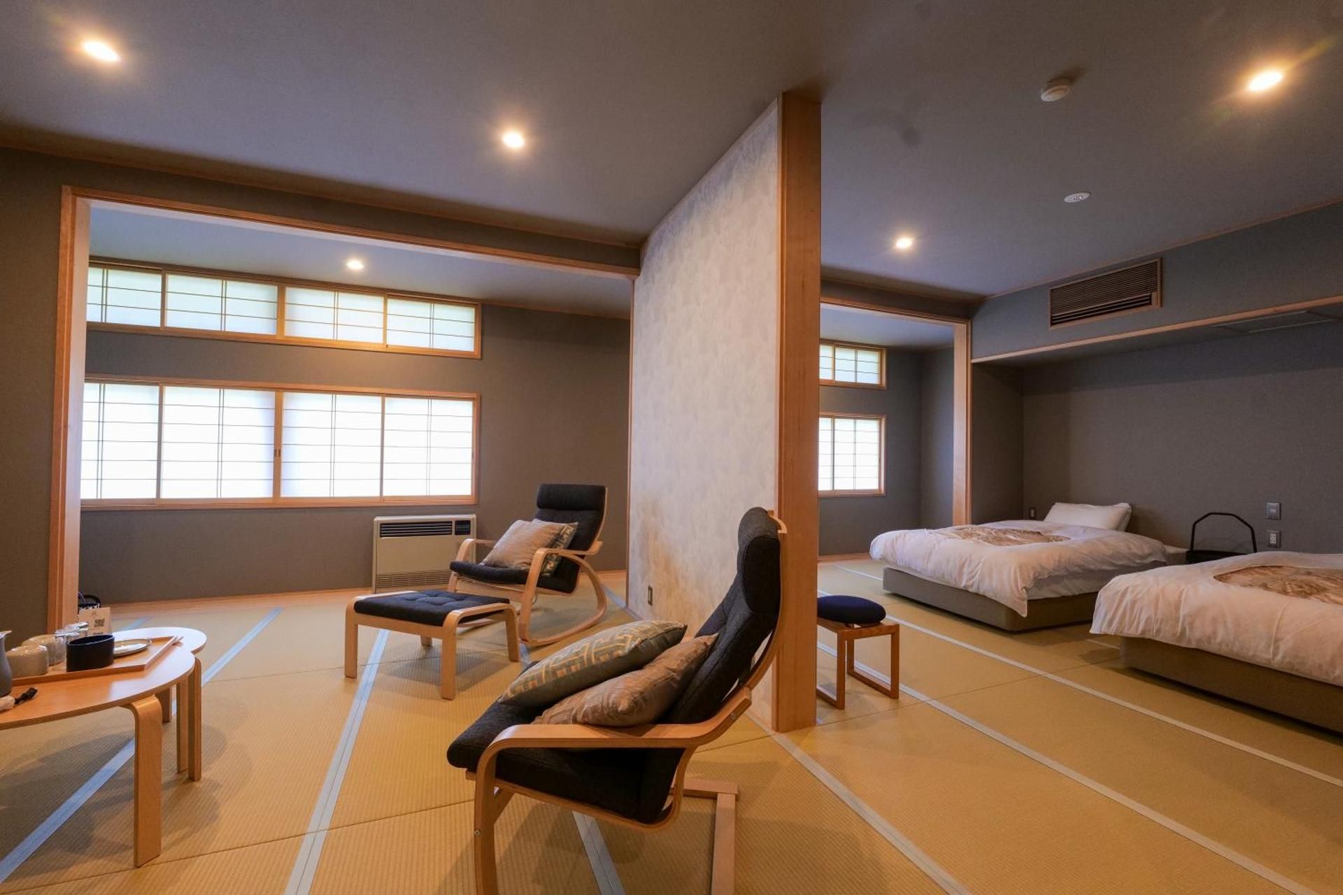 Large Japanese-Style Room with Two beds