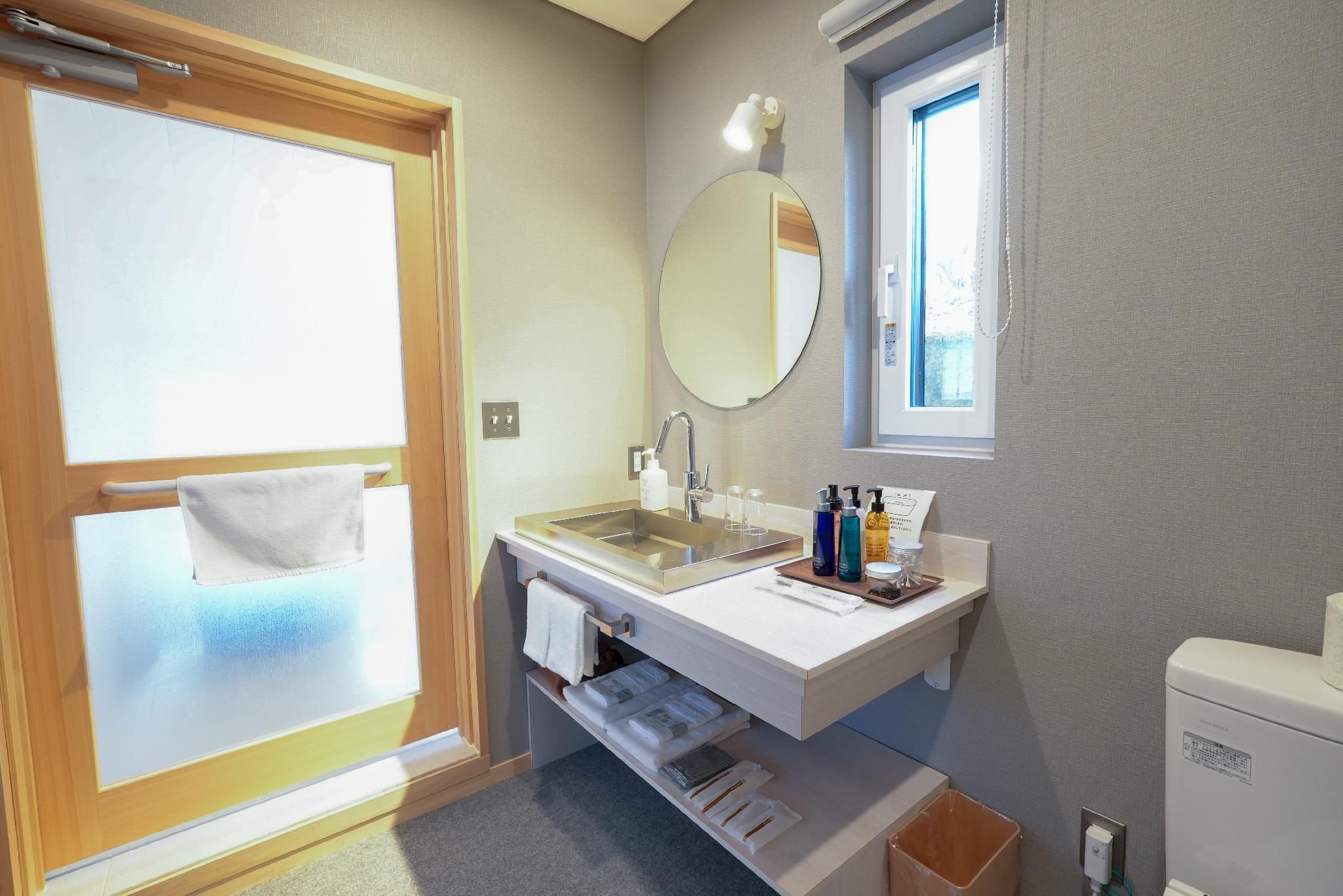 Twin Room with Private Hot Spring - 2-3 Min Walk to Annex, Located Outside Main Hotel