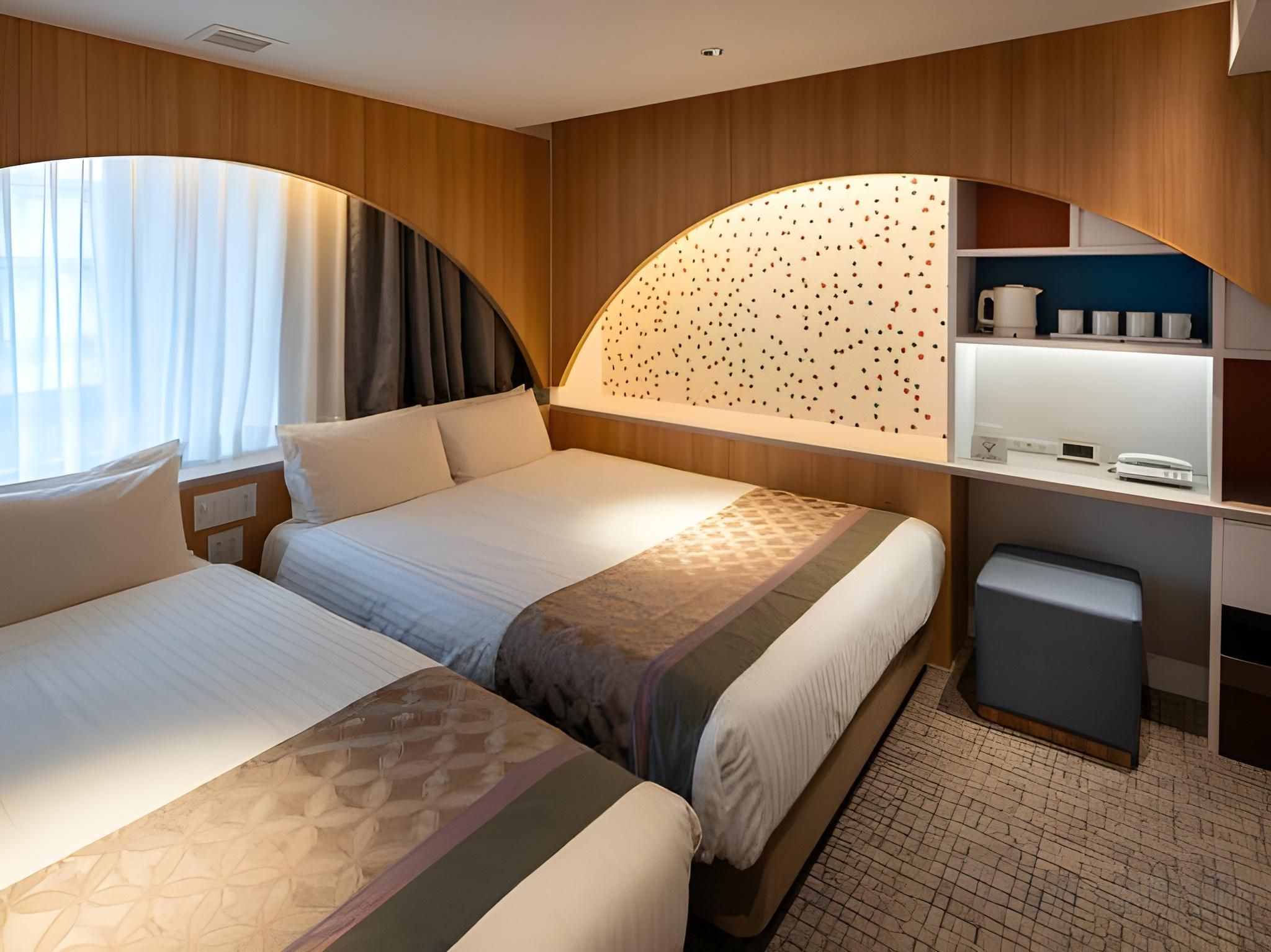 Deluxe Twin Room with Complimentary Lobby Drinks