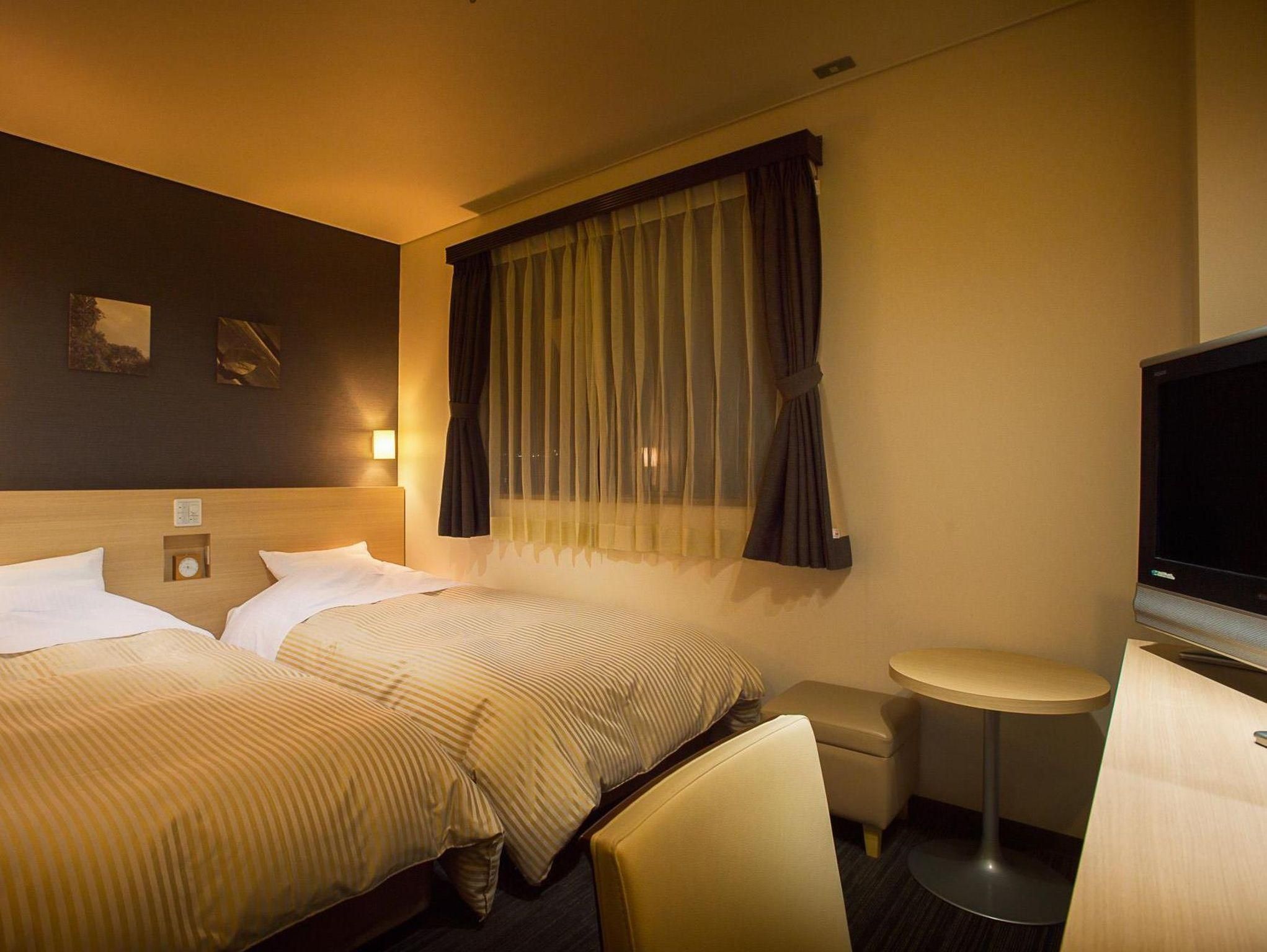 Twin Room - Non-Smoking
