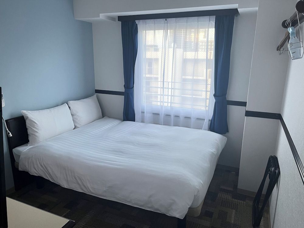 Toyoko Inn Osaka Hommachi No.2 Economy Double Room, Smoking