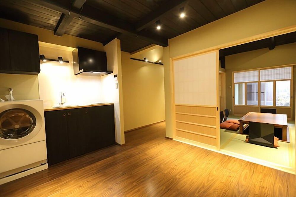 Kyoto Ikken Machiya Satoi Tetsusen Omiya Gojo Japanese Villa 13