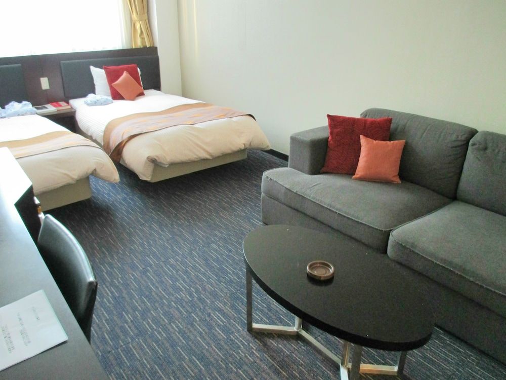 Muroran Prince Hotel Deluxe Twin Room 3