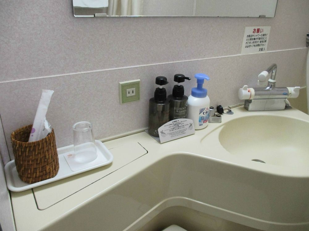 Muroran Prince Hotel Single Room 4