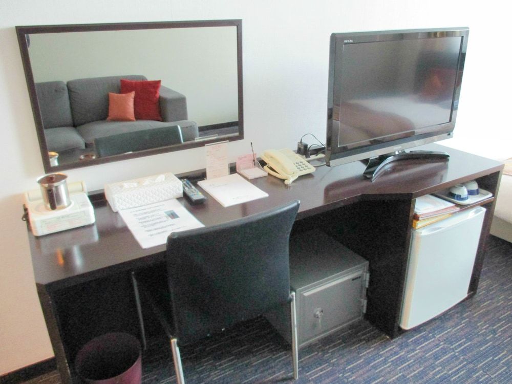 Muroran Prince Hotel Deluxe Twin Room 7