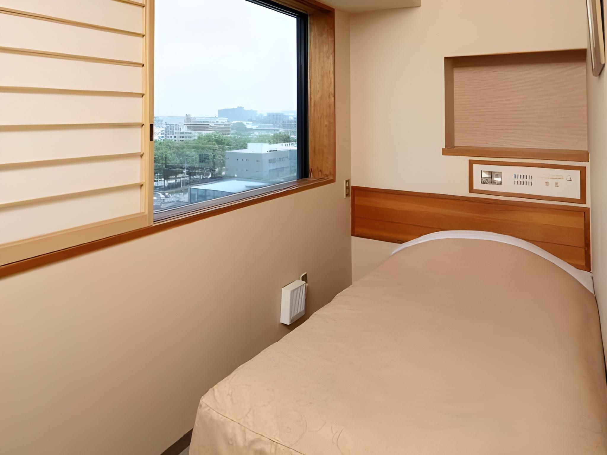 Main Building Single Room Smoking