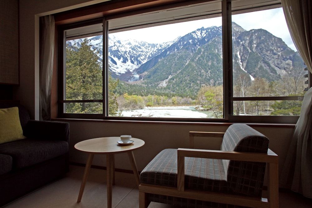 Hotaka Twin Mountain & River View