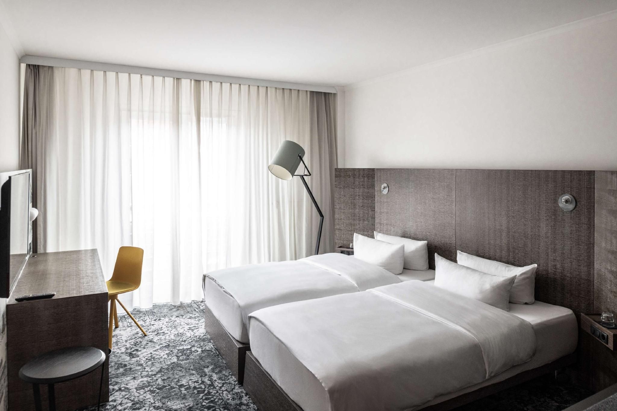pentahotel Braunschweig Penta Standard King Room 2