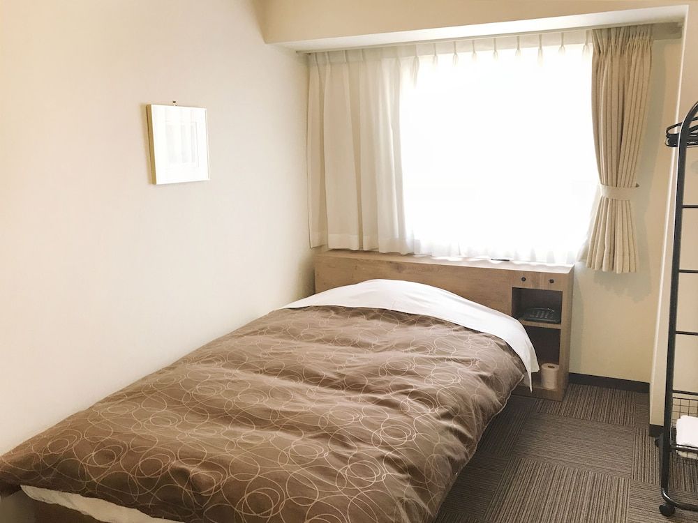 Single Room, Smoking