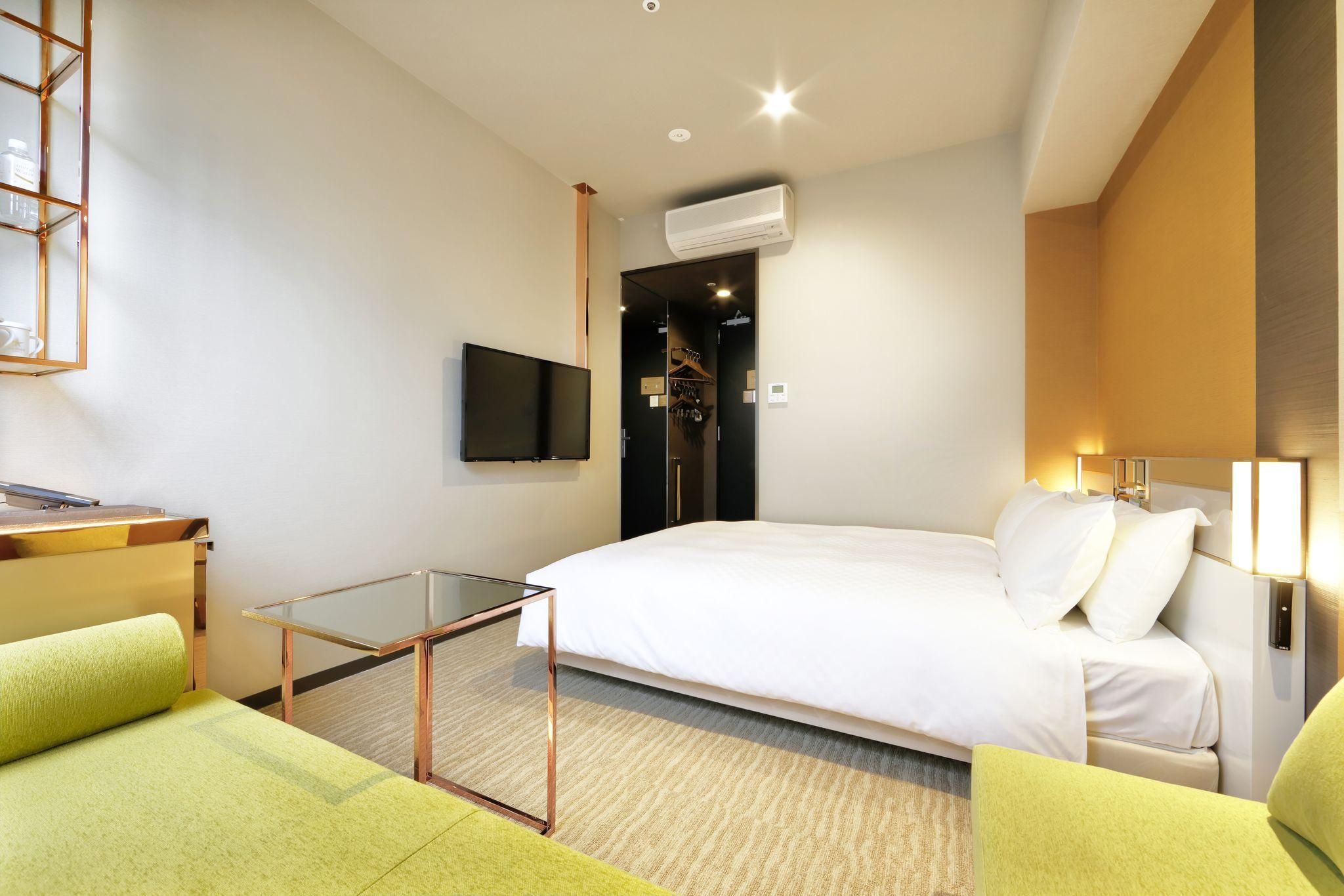 4th Floor Queen Room with Terrace - Non-Smoking