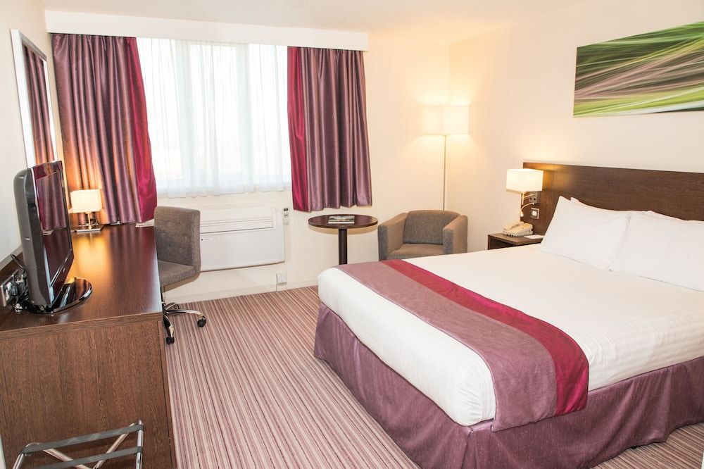 Holiday Inn Slough - Windsor by IHG Standard Room, 1 Double Bed 4