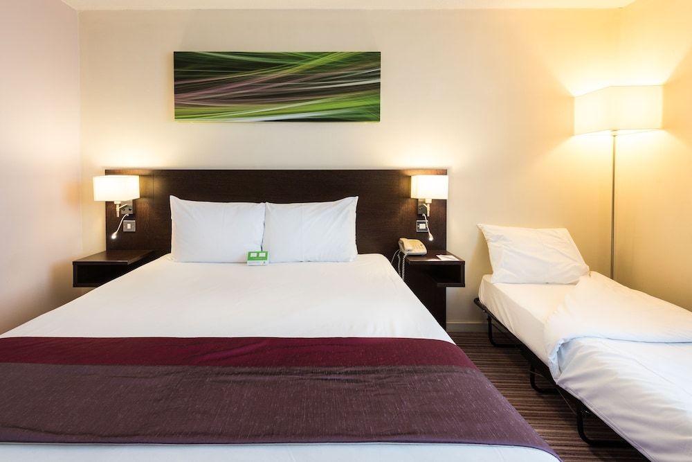 Holiday Inn Slough - Windsor by IHG Standard Room, 1 Double Bed 6
