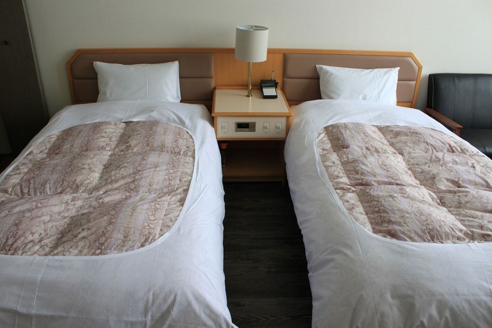 Twin Room + Loft 2 futon set for extra 2 people, Non-Smoking
