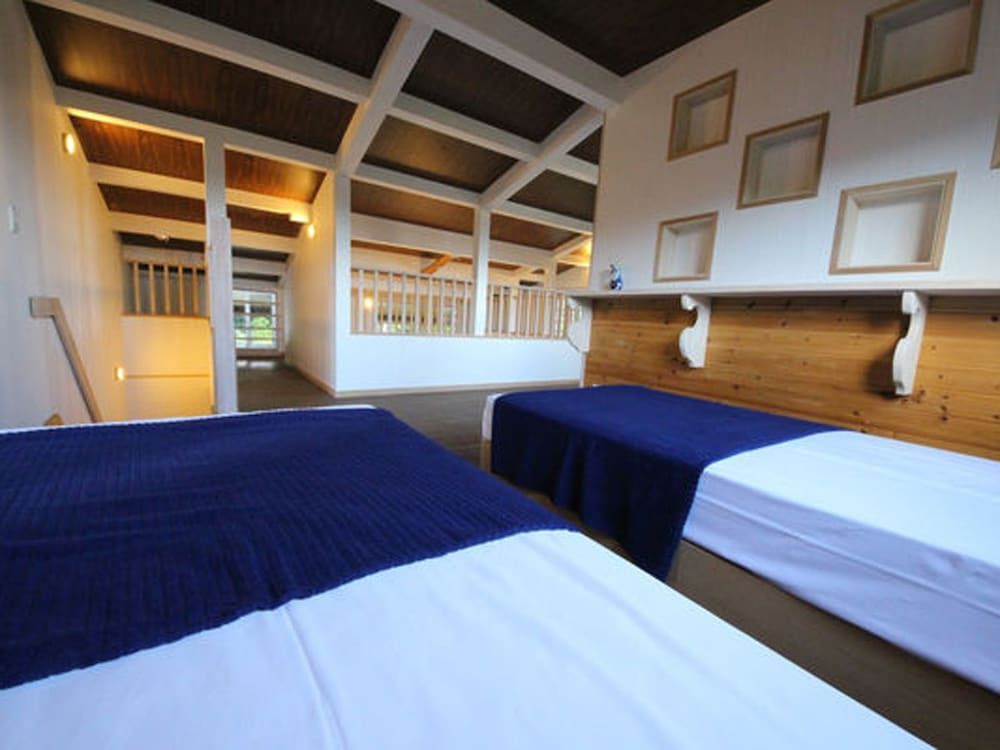 Room, 3 Bedrooms