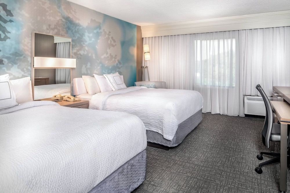 Room, 2 Queen Beds, Non Smoking (Hearing Accessible)