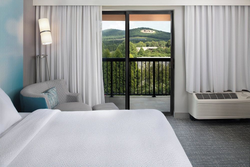 Room, 2 Queen Beds, Non Smoking, Balcony