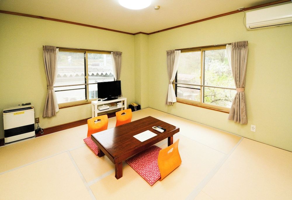 Japanese Style Room (Tatami 8 Jo)