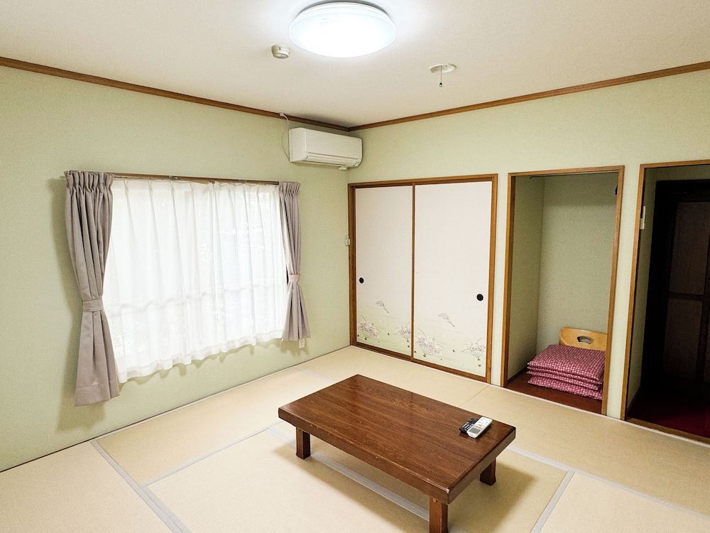 Japanese Style Room (Tatami 8 Jo)