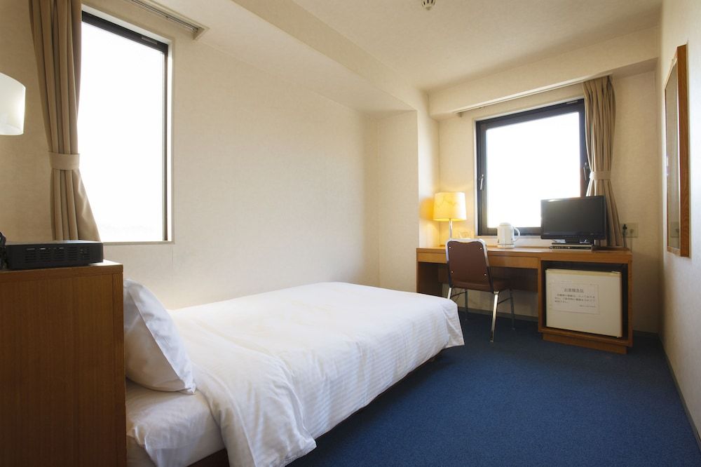 Single Room, Smoking
