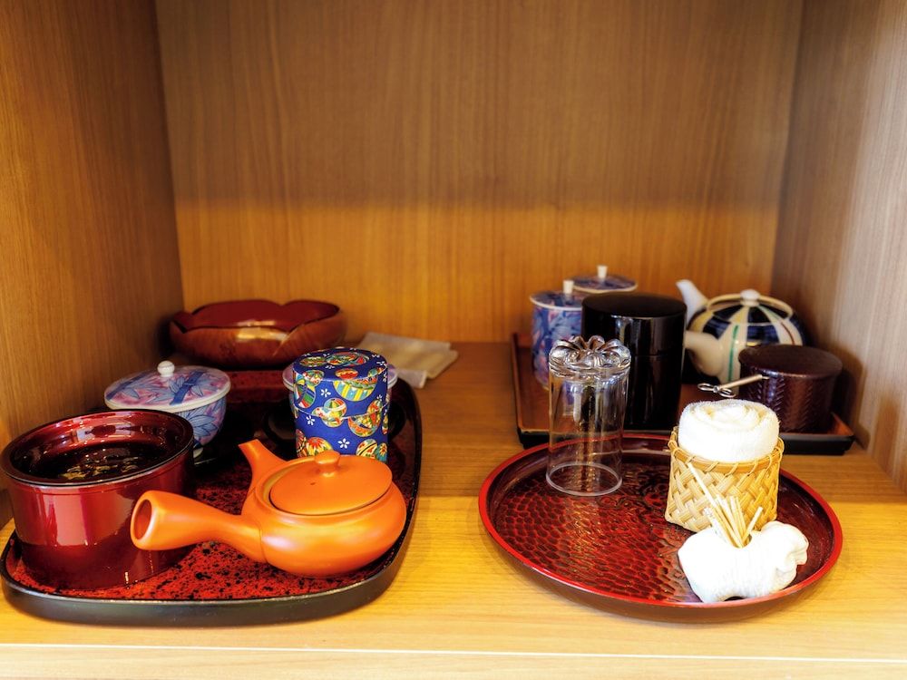 Chikuba Shinyotei Japanese-Western Style 12.5 Tatami Non-Smoking (East) 13