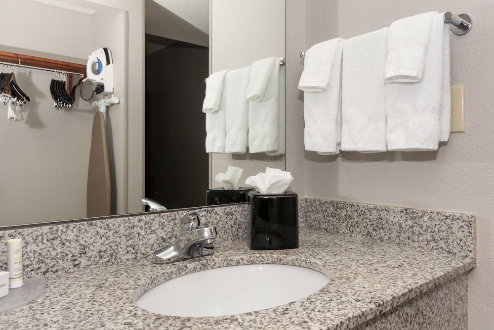 Room, 2 Queen Beds, Non Smoking, Balcony