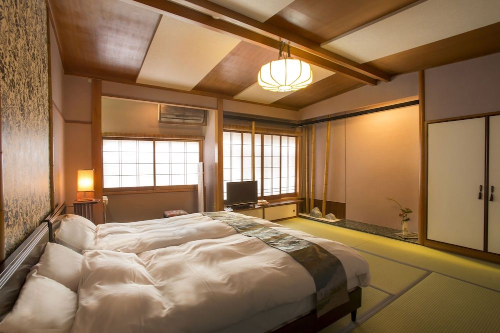 C Type Economy Twin Room (with Private Toilet, Shared Bathroom), Non Smoking
