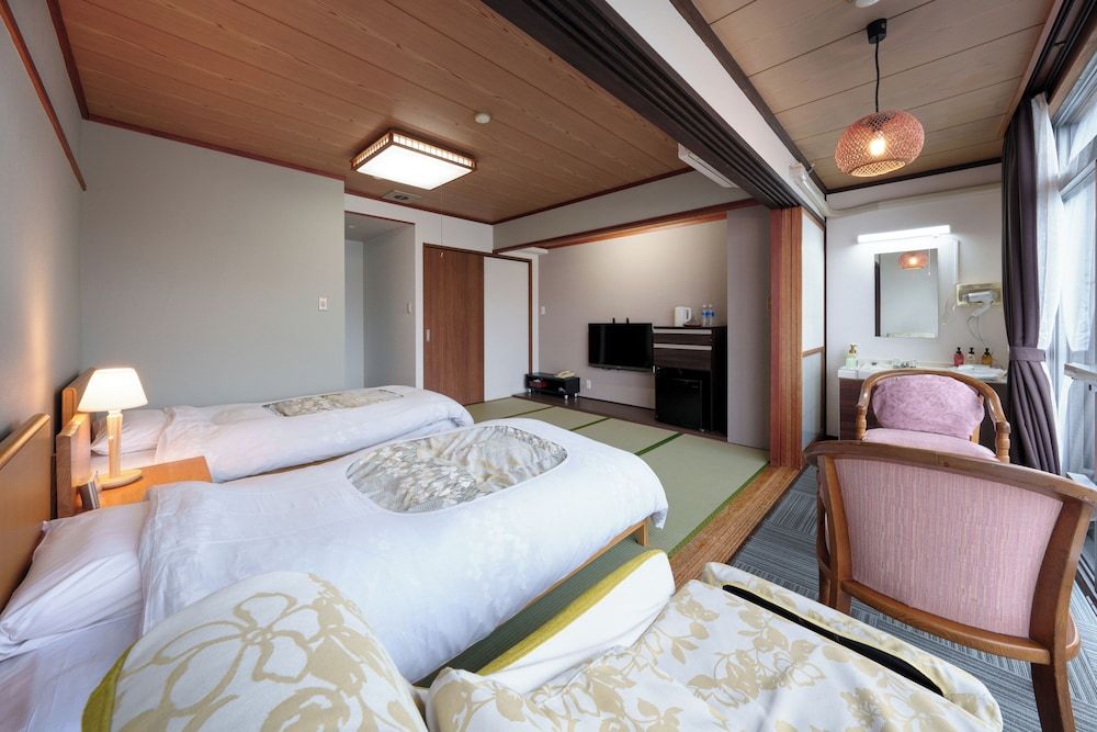 [River View]Universal Japanese Style Twin Room (38sqm/ 2 Single Beds)