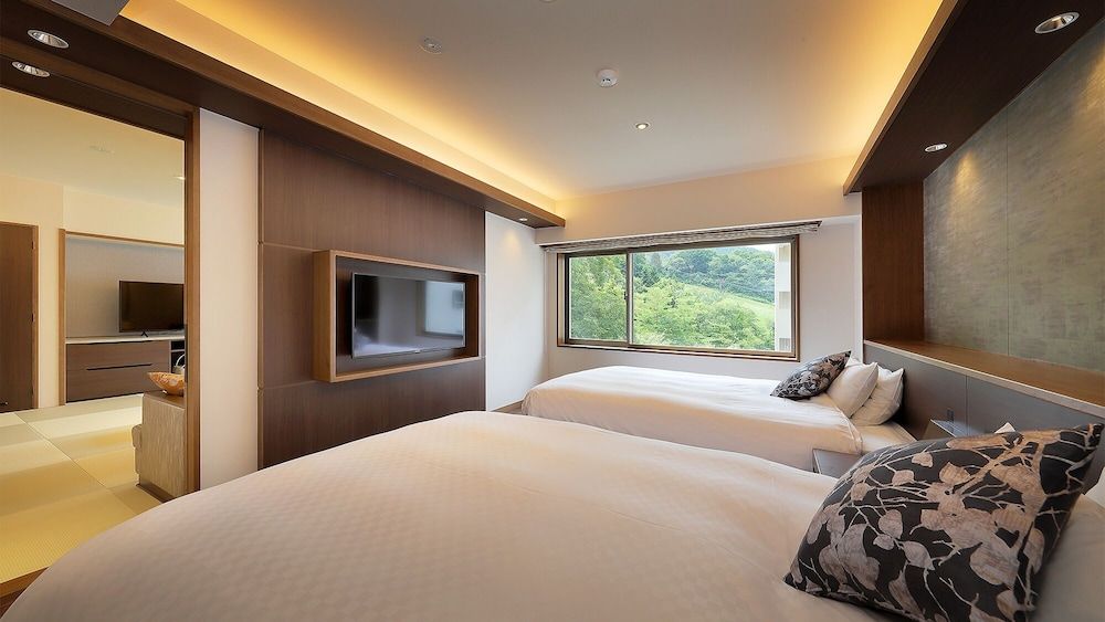 Deluxe Suite