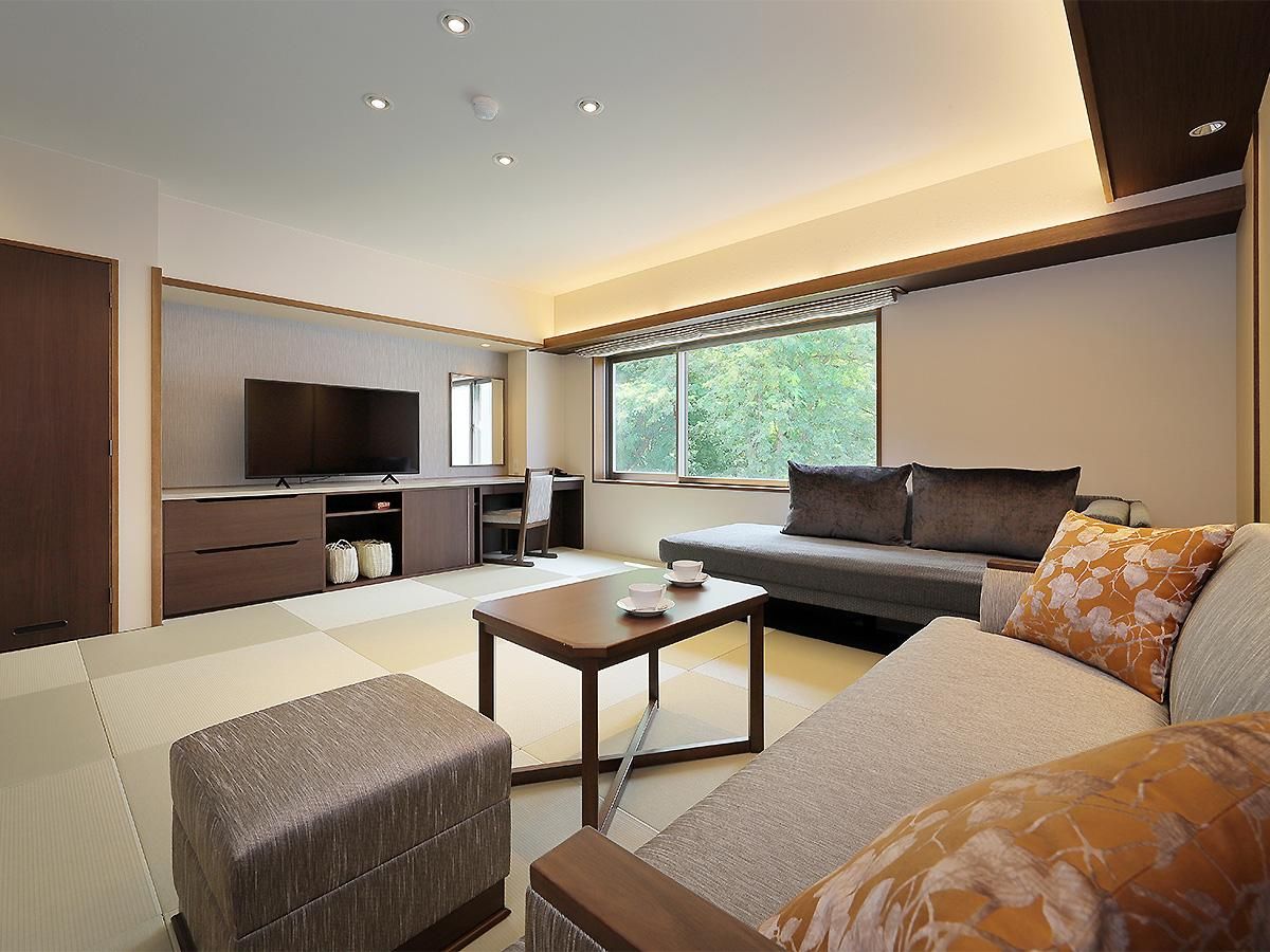 Deluxe One-Bedroom Suite