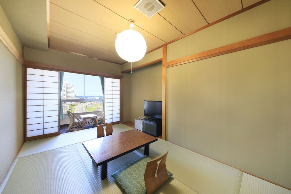 [Non-Smoking] Run of the House Room (13sqm)