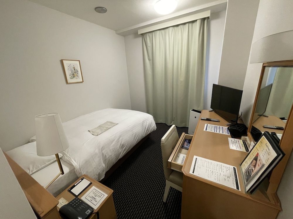 Single Room, Smoking