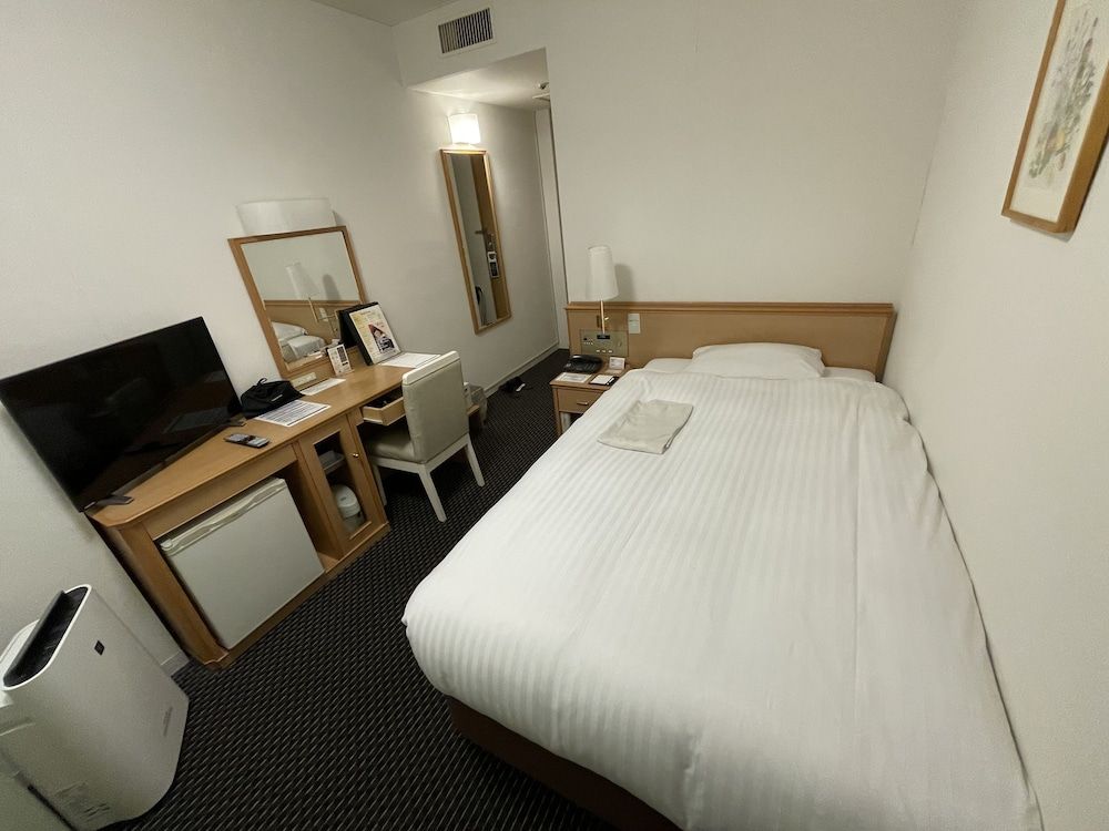 Single Room, Smoking