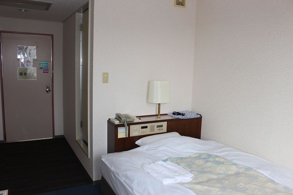 Single Room, Smoking