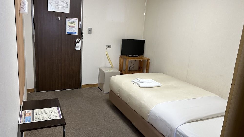 Standard Single Room, Smoking